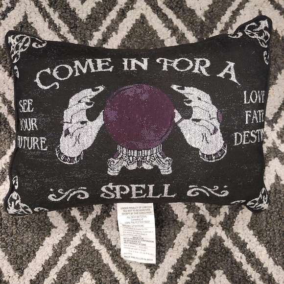 Halloween Come in For a Spell Pillow - Picture 1 of 3